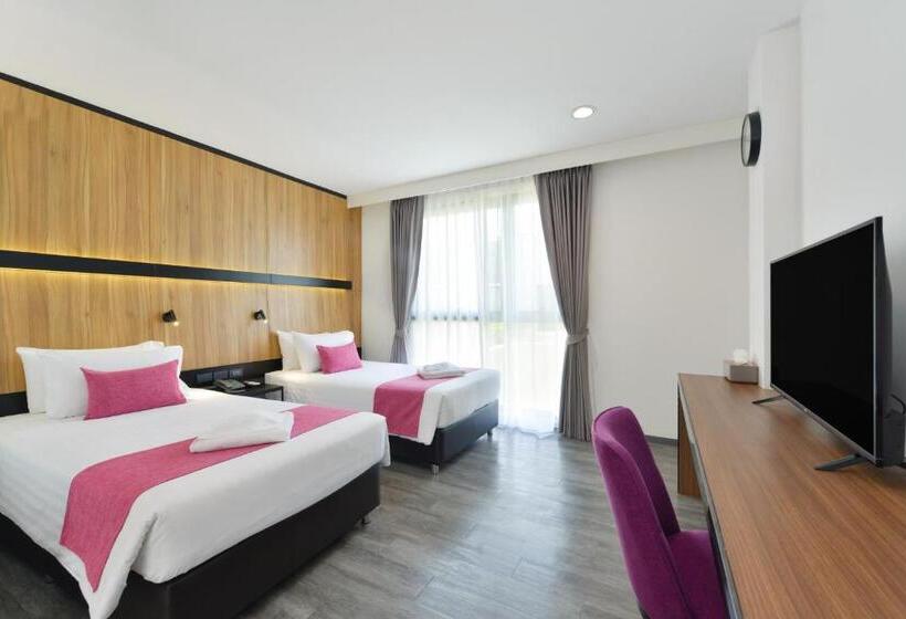 בית מלון כפרי Gate43 Airport