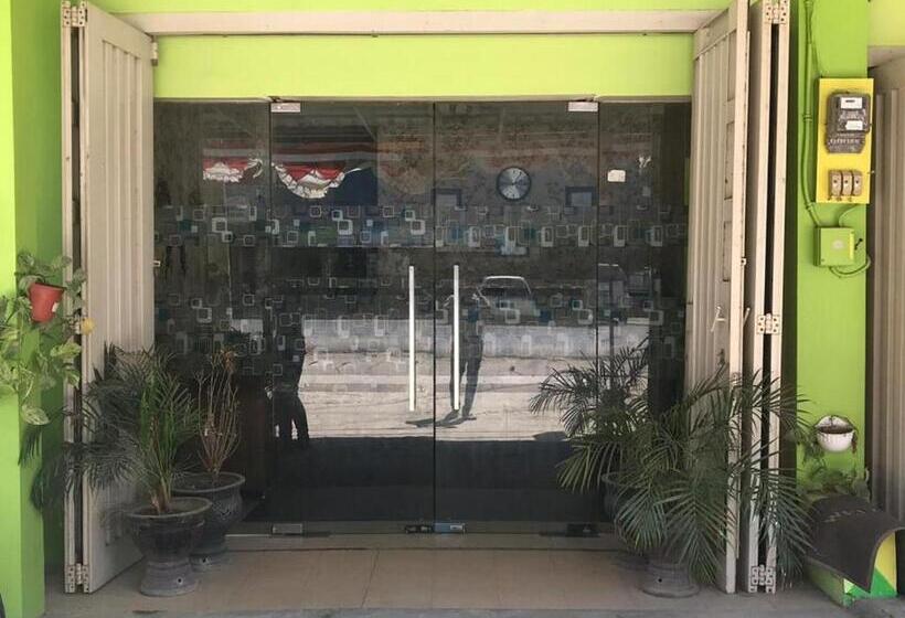 فندق Mulia Kendari Mitra Reddoorz