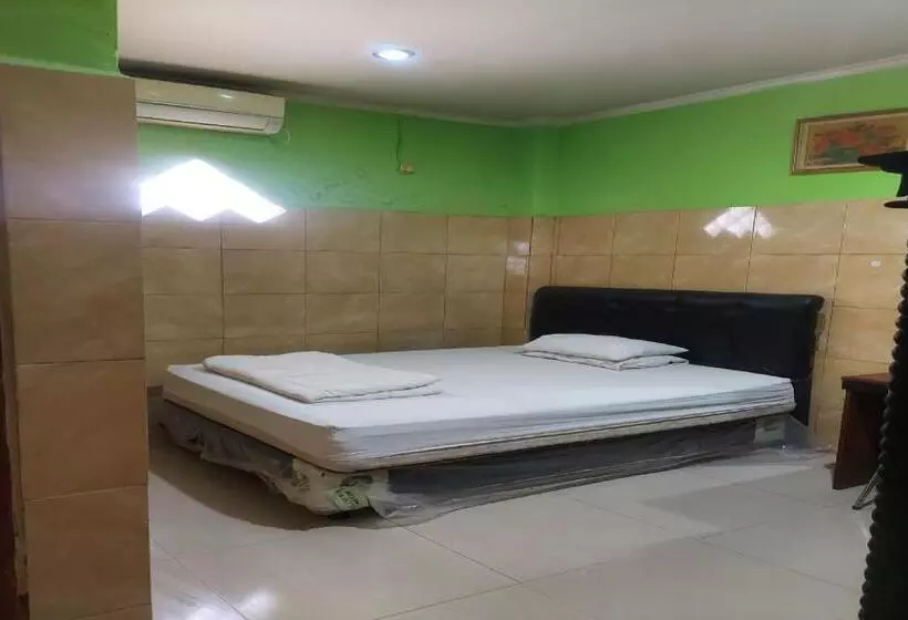 ホテル Mulia Kendari Mitra Reddoorz