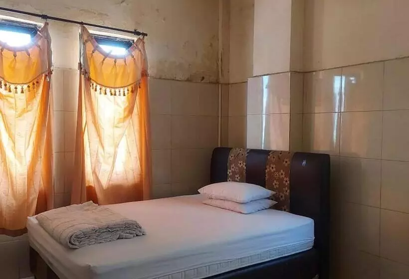 ホテル Mulia Kendari Mitra Reddoorz