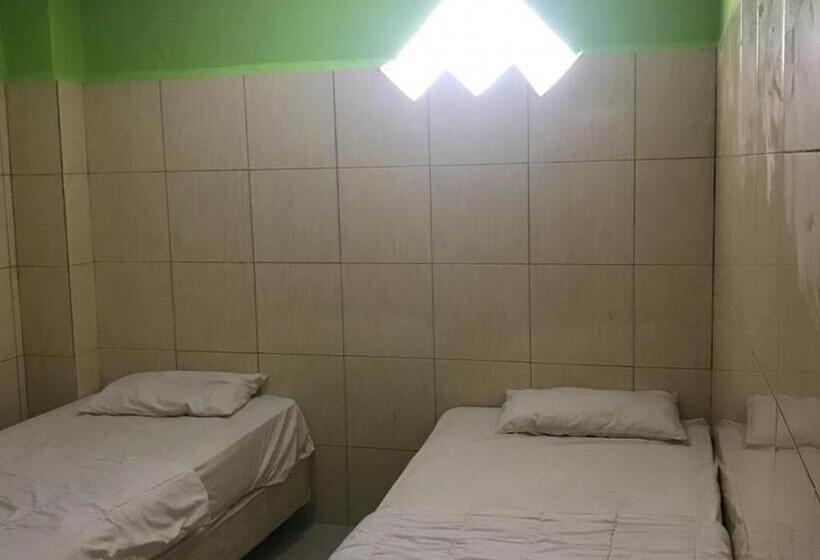 فندق Mulia Kendari Mitra Reddoorz