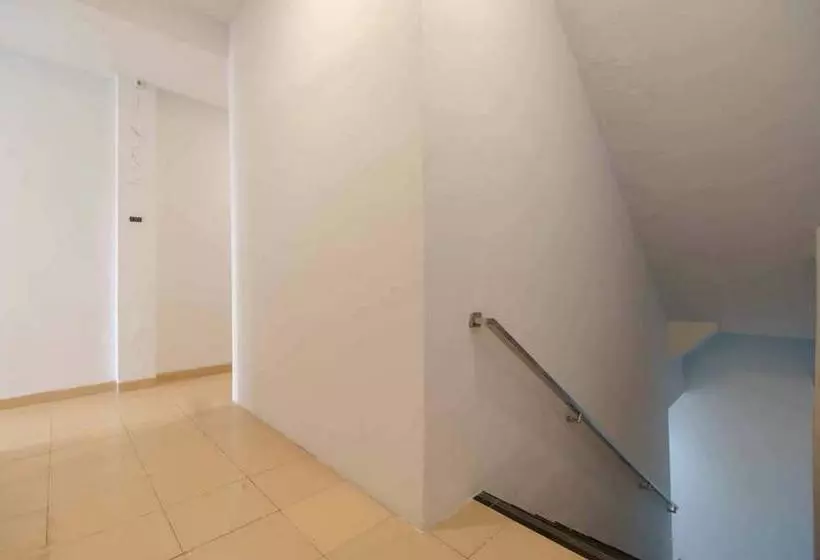 ホテル Reddoorz @ Mutiara Residence