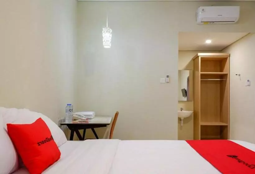 Hotelli Reddoorz Near Exit Tol Banyumanik 2
