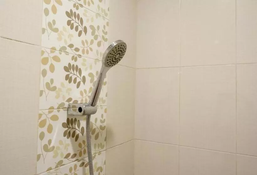 Hotelli Reddoorz Near Exit Tol Banyumanik 2