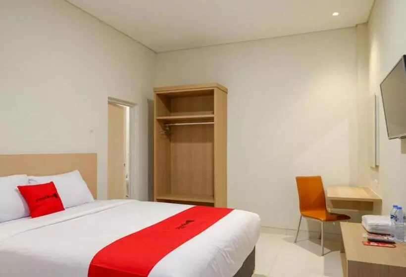 Hotelli Reddoorz Near Exit Tol Banyumanik 2