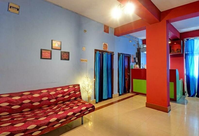 Hotelli Spot On 77610 Pratikshya Guest House