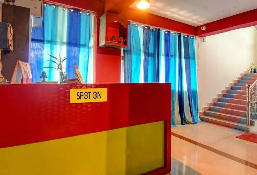 ホテル Spot On 77610 Pratikshya Guest House