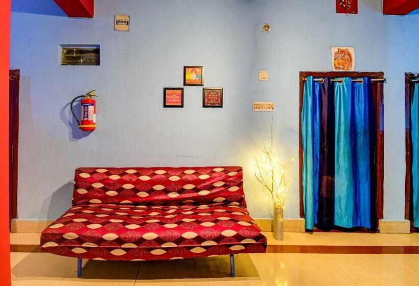 Hotelli Spot On 77610 Pratikshya Guest House