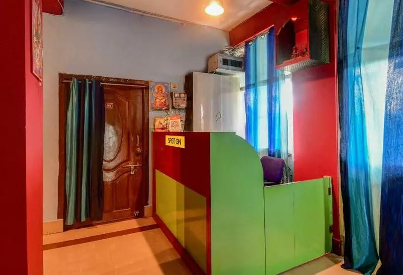 ホテル Spot On 77610 Pratikshya Guest House