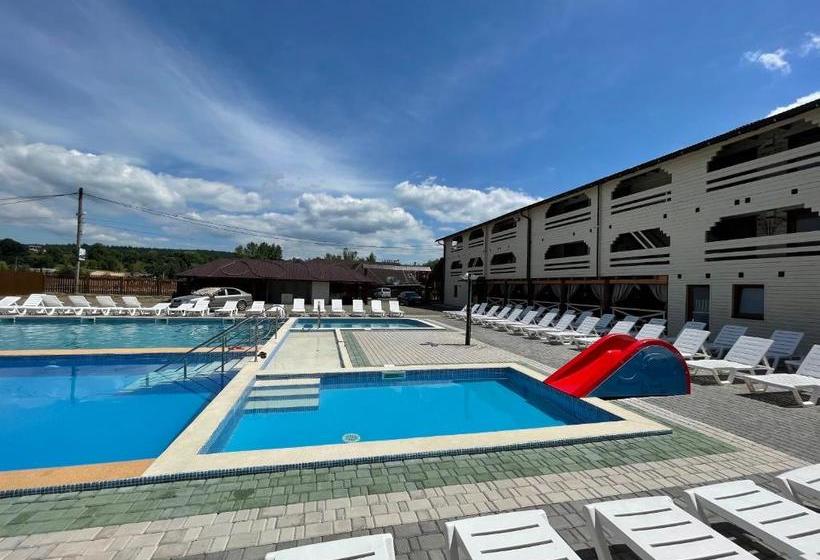 Hotell золотий павлін