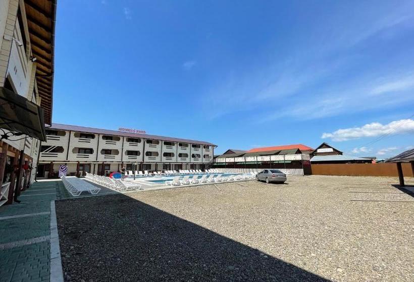 Hotell золотий павлін