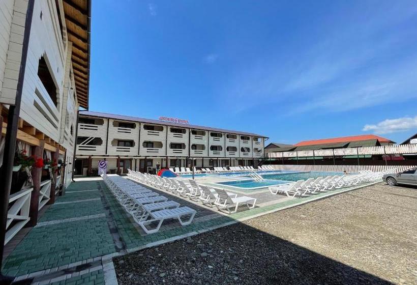 Hotell золотий павлін