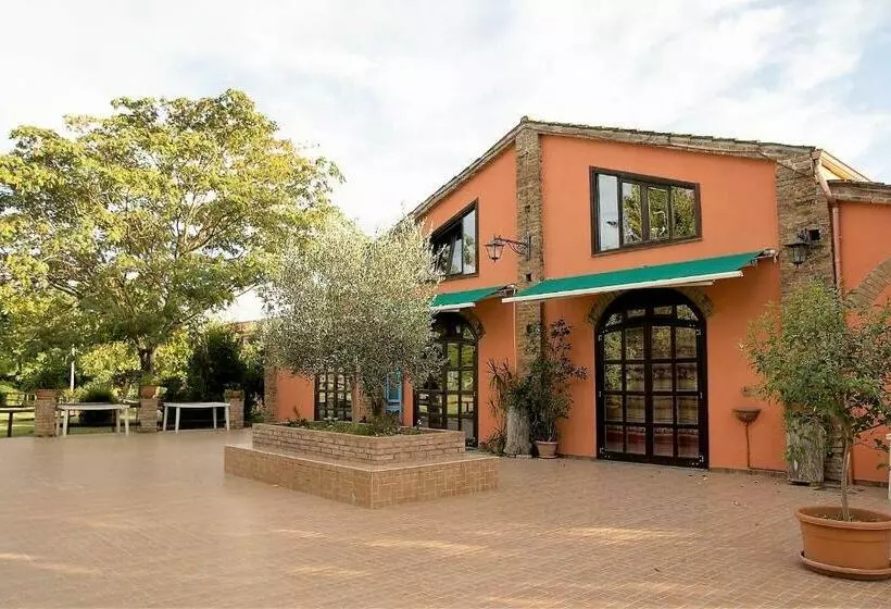 ホテル Agriturismo Paglialonga