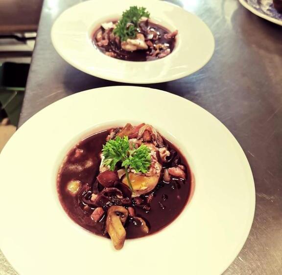 Отель Auberge De Chanteuges