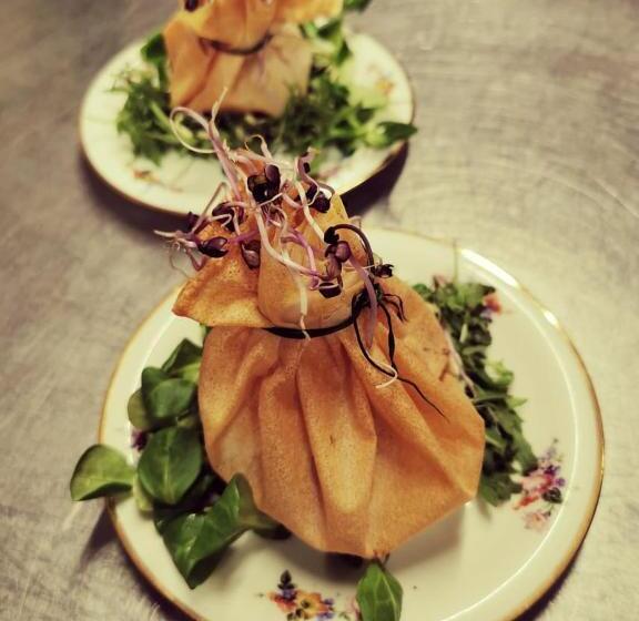 Отель Auberge De Chanteuges