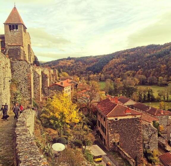 Отель Auberge De Chanteuges