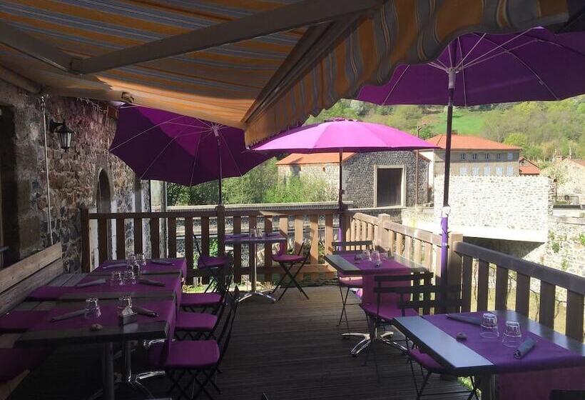 Отель Auberge De Chanteuges