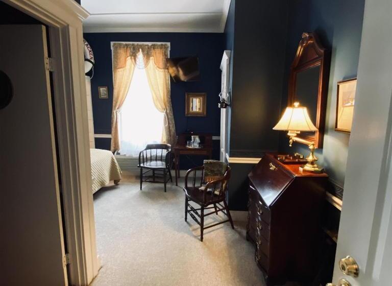 فندق Augusta Guest House