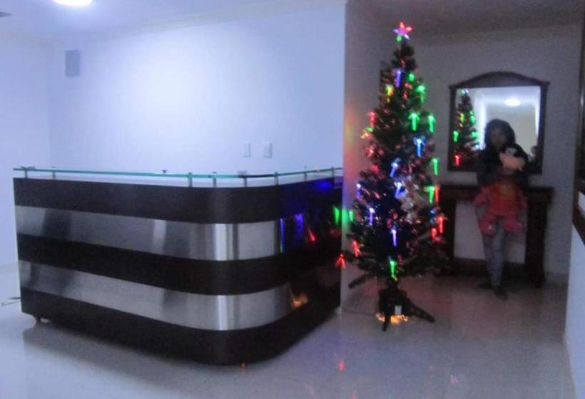 ホテル Centenario Plaza