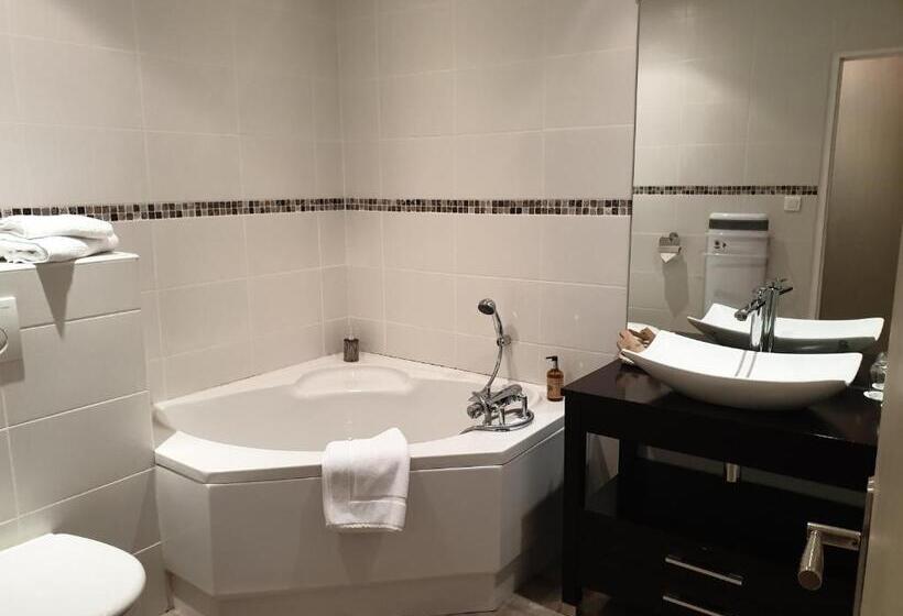 בית מלון כפרי Hostellerie Belle Rive