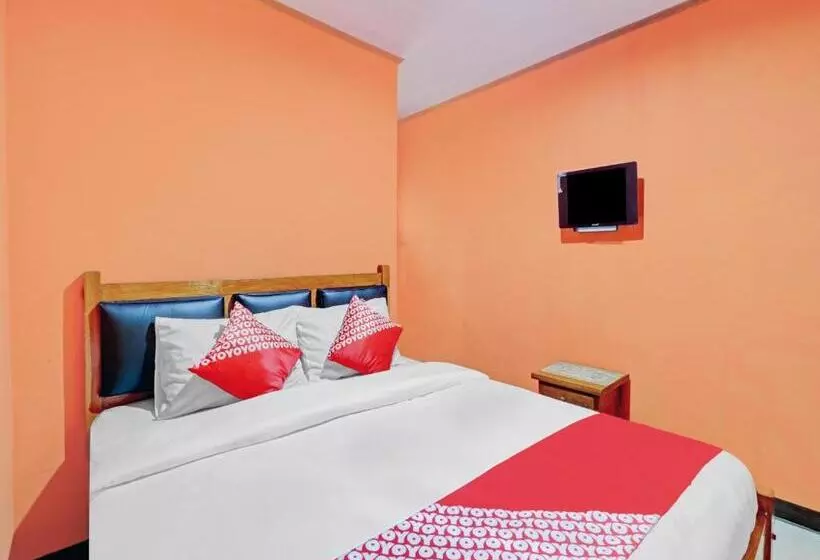 Hotelli Oyo 90454 Adinda Homestay Cibodas Lembang