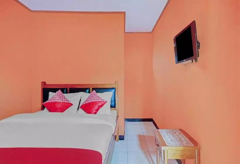 Hotelli Oyo 90454 Adinda Homestay Cibodas Lembang