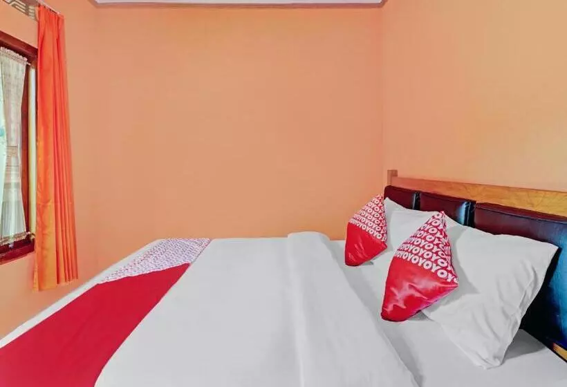Hotelli Oyo 90454 Adinda Homestay Cibodas Lembang
