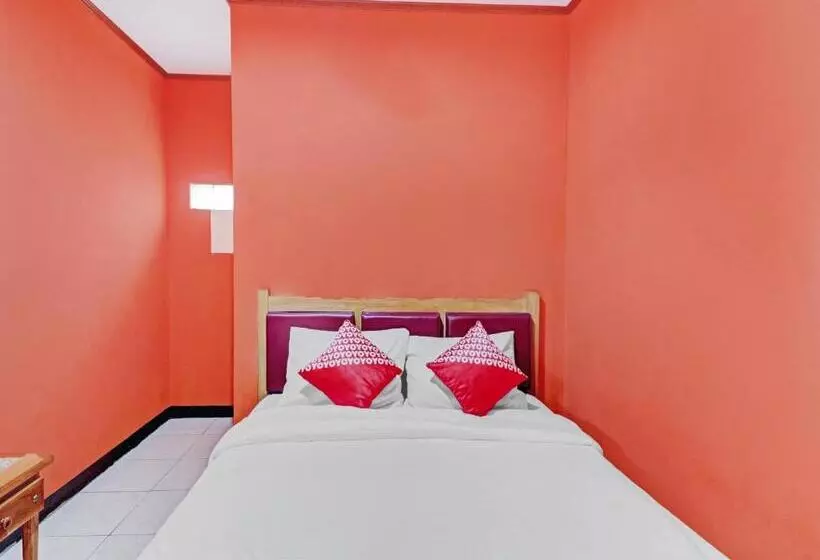 Hotelli Oyo 90454 Adinda Homestay Cibodas Lembang