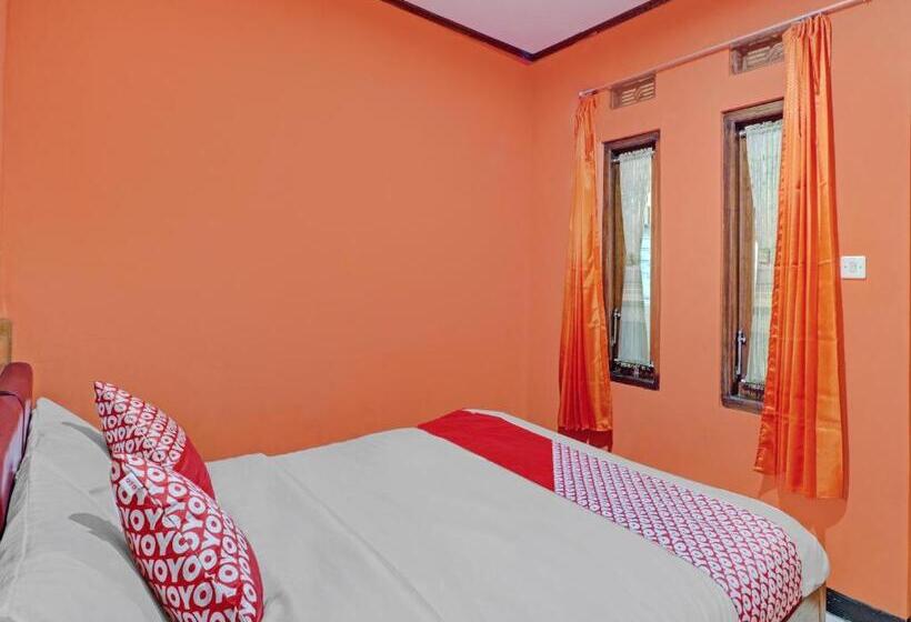 בית מלון כפרי Oyo 90454 Adinda Homestay Cibodas Lembang
