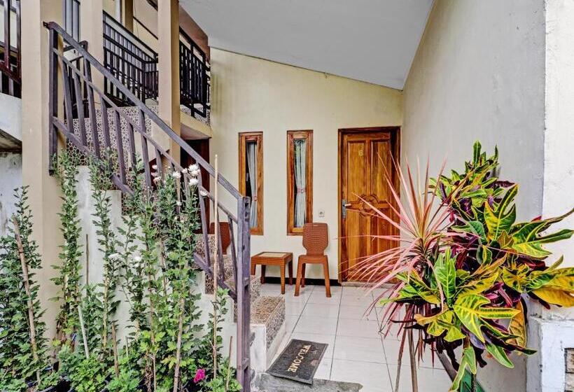 בית מלון כפרי Oyo 90454 Adinda Homestay Cibodas Lembang