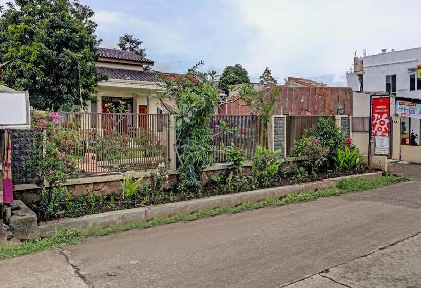 בית מלון כפרי Oyo 90454 Adinda Homestay Cibodas Lembang