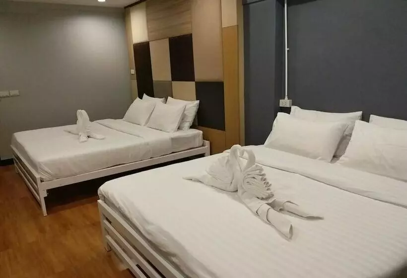 هتل Pratunam Family House