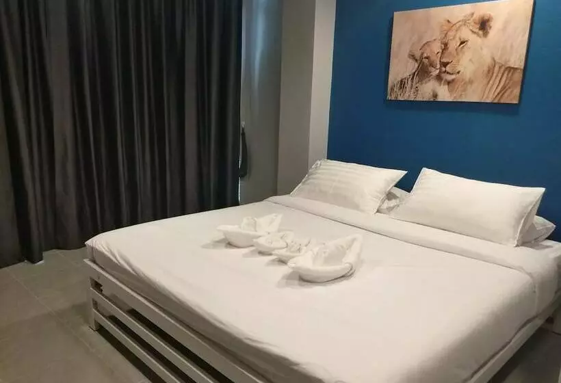 هتل Pratunam Family House