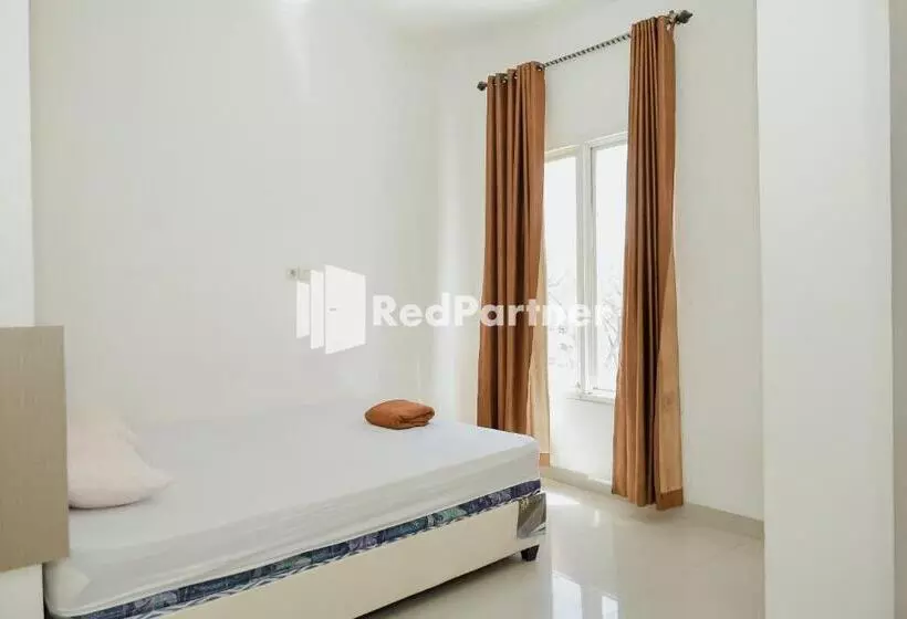 Hotelli Radja Homestay Mitra Reddoorz