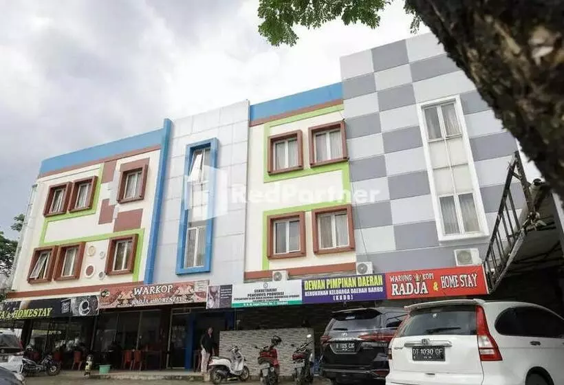 Hotelli Radja Homestay Mitra Reddoorz