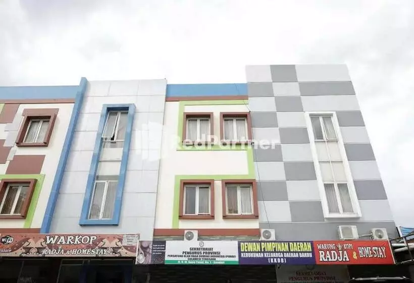 Hotelli Radja Homestay Mitra Reddoorz