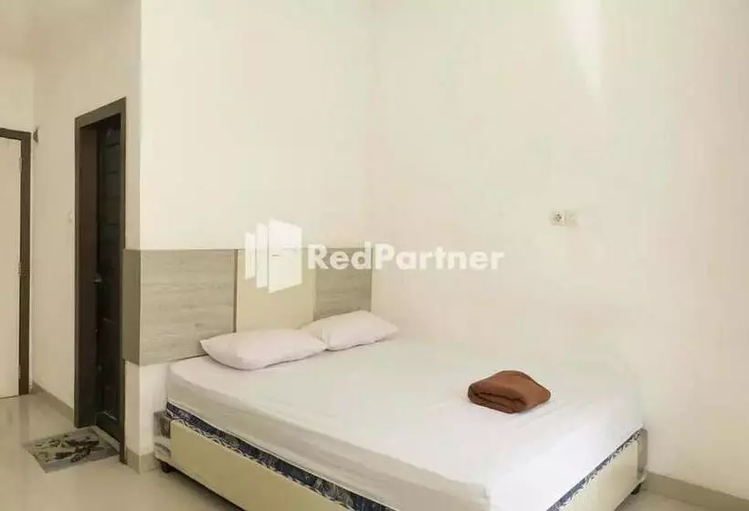 Hotelli Radja Homestay Mitra Reddoorz