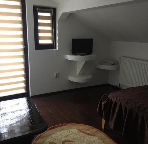 بنسيون Casa Elena