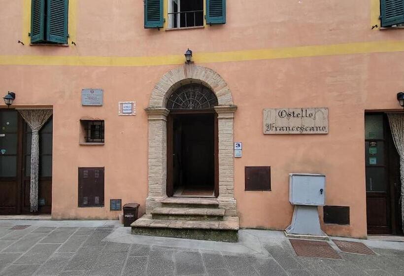 הוסטל Locanda Francescana