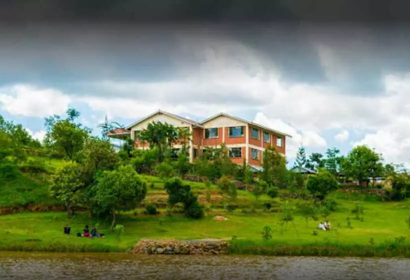 تختخواب و صبحانه Eldoret Inner Harbour Resort