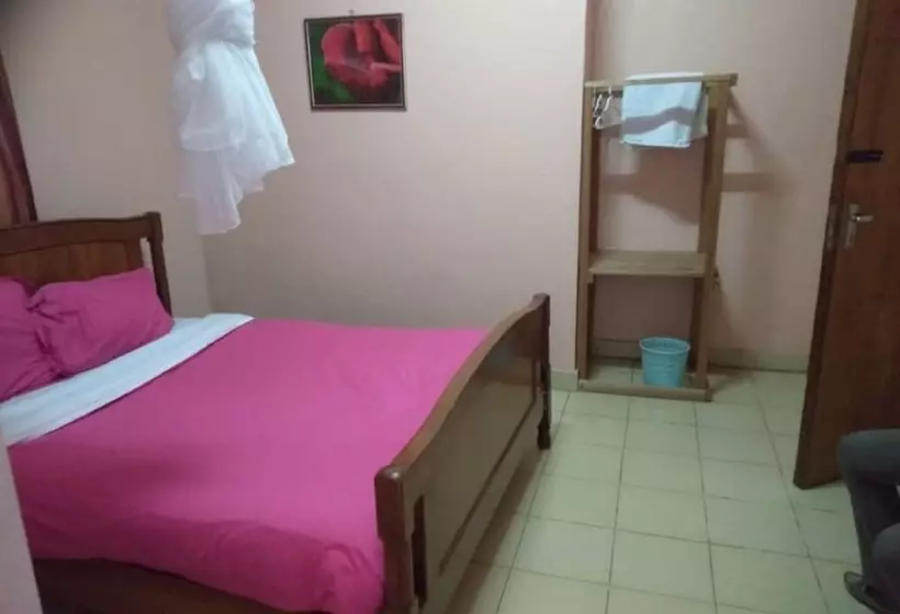 تختخواب و صبحانه Eldoret Inner Harbour Resort