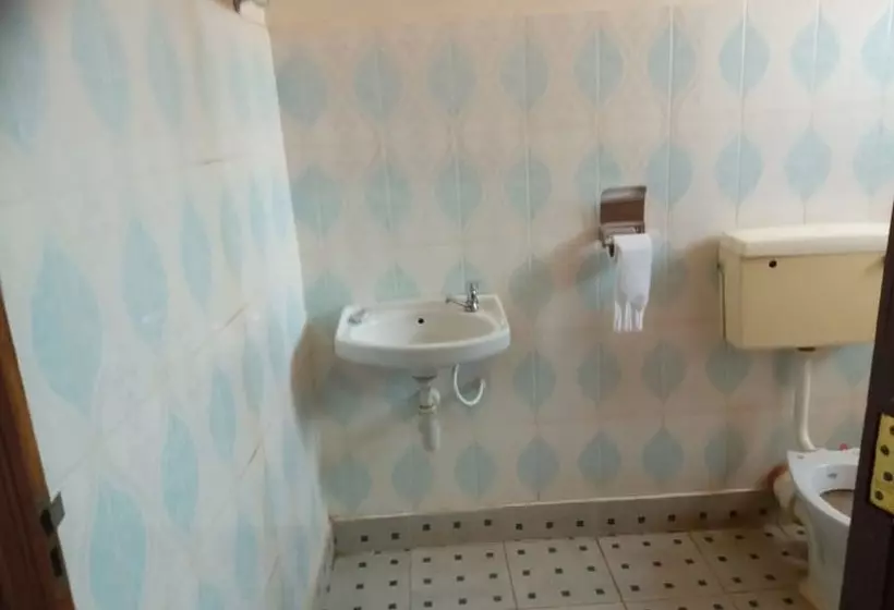 تختخواب و صبحانه Eldoret Inner Harbour Resort