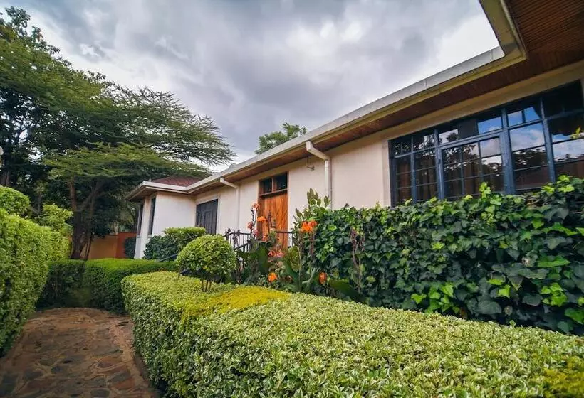 هتل Falcon Heights