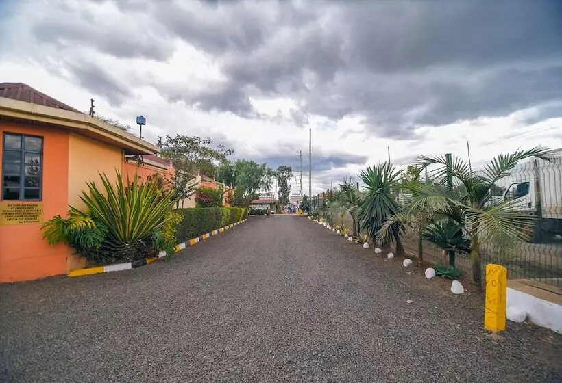 هتل Falcon Heights