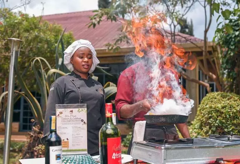 هتل Falcon Heights