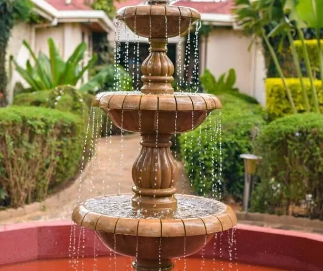 هتل Falcon Heights