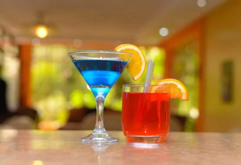 هتل Falcon Heights