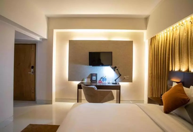 هتل Jatra Flagship Khulna City Centre