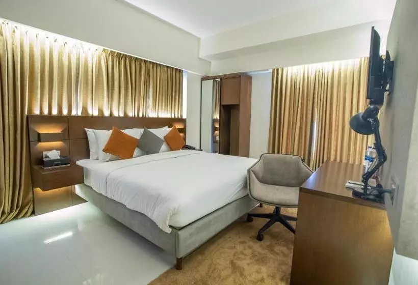 هتل Jatra Flagship Khulna City Centre