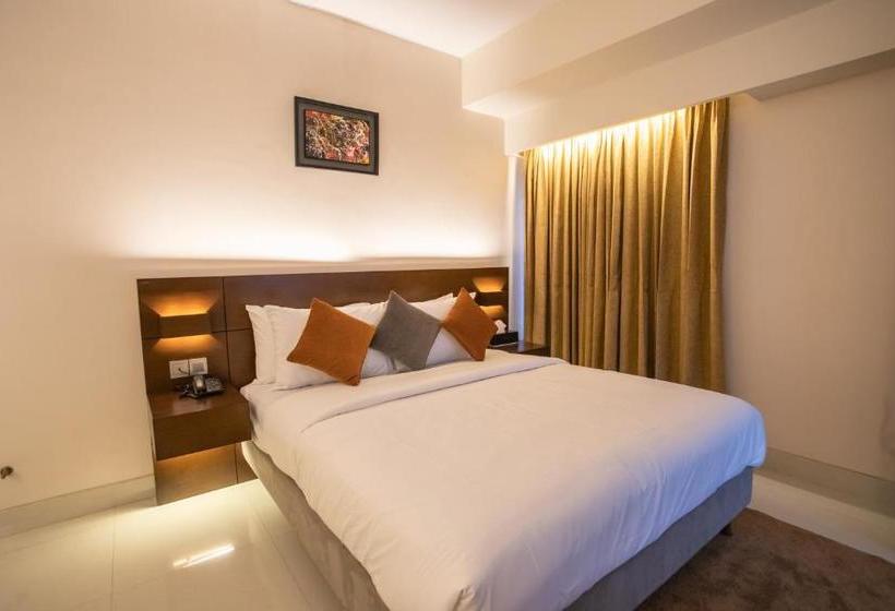 Отель Jatra Flagship Khulna City Centre